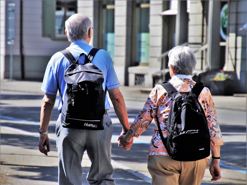 賈德戴蒙指出,2050年,80歲以上的日本人數將凌駕14歲以下的兒童,65歲以上和兒童的人數比將超過3比1。(示意圖/圖取自Pixabay圖庫)