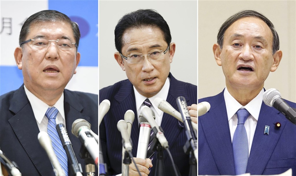 NHK報導,日本時間上午10時起,自民黨黨魁選舉開始接受參選登記,前幹事長石破茂(左起)、政務調查會會長岸田文雄、菅義偉共3人登記參選。(共同社)