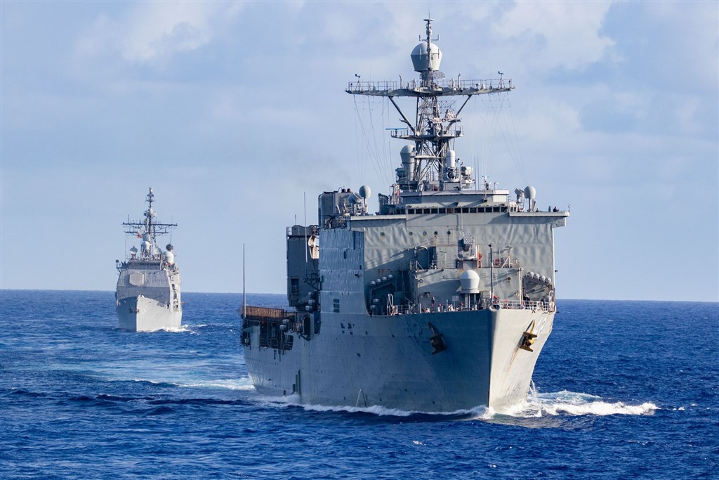 美國海軍太平洋艦隊發布消息,飛彈驅逐艦貝瑞號9日加入澳洲、日本、韓國等國海軍聯合航行,強化聯合作戰能力。圖為美國飛彈驅逐艦貝瑞號。(圖取自facebook.com/DDG52)