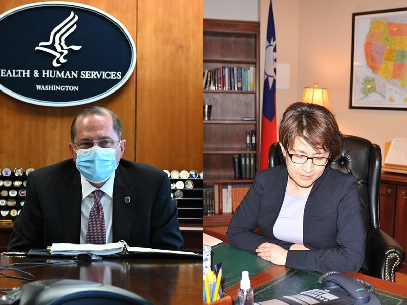 甫訪問台灣回美的美國衛生部長艾薩（左）9日推文表示，與駐美代表蕭美琴（右）通話，雙方談及他的訪台行程，也對下一步強化美台公衛合作進行討論。（左圖取自twitter.com/SecAzar，右圖取自twitter.com/TECRO_USA）