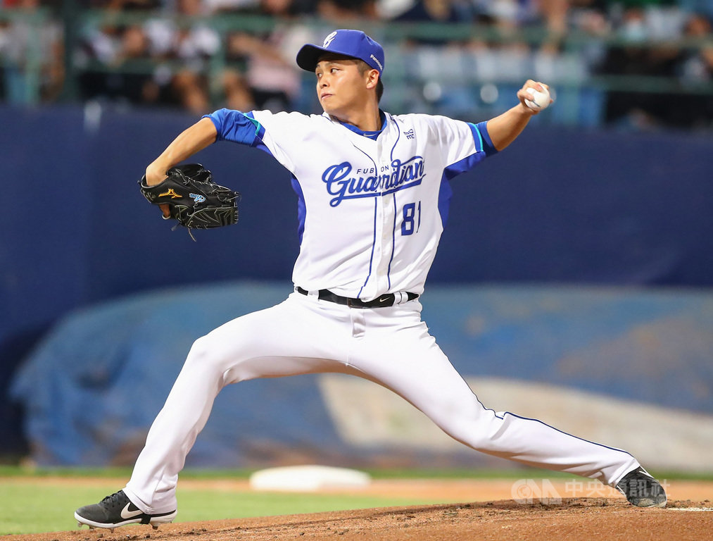 中華職棒富邦悍將隊投手陳仕朋11日出賽投1.2局後,就因腹斜肌拉傷退場,傷勢還需觀察,不過最快有機會在下週回到正常先發輪值。(富邦悍將提供)中央社記者謝靜雯傳真 109年9月12日
