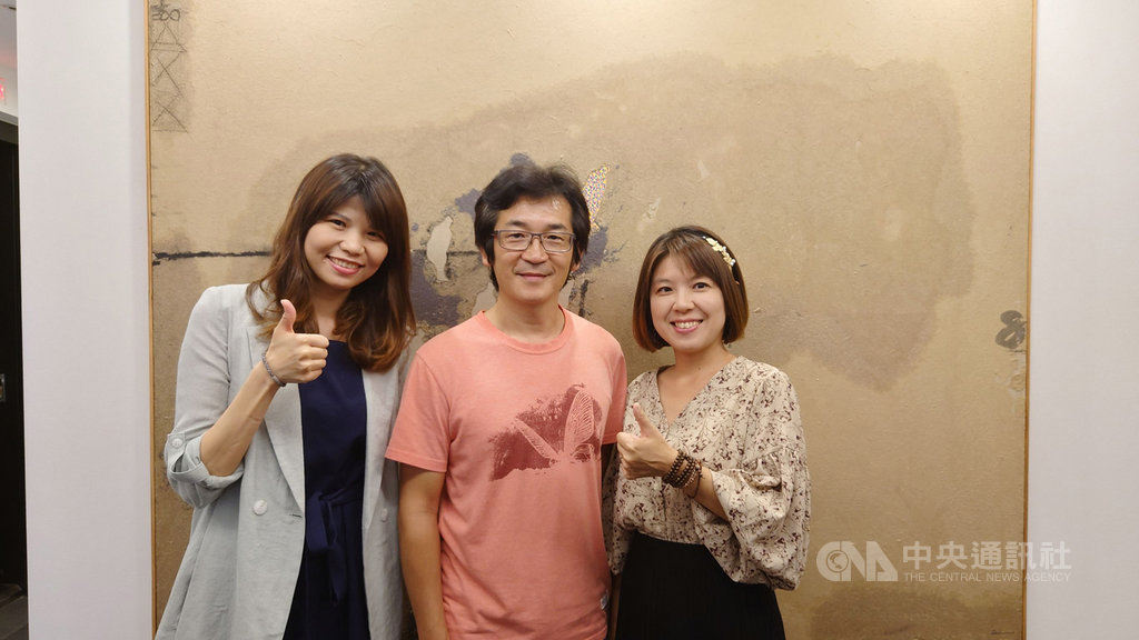 中華文化總會與寶島聯播網共同製播的廣播節目「文化ya總會」,最新一集邀請導演魏德聖(中)分享籌備電影「臺灣三部曲」的心得與未來規劃。(中華文化總會提供)中央社記者王心妤傳真 109年9月12日
