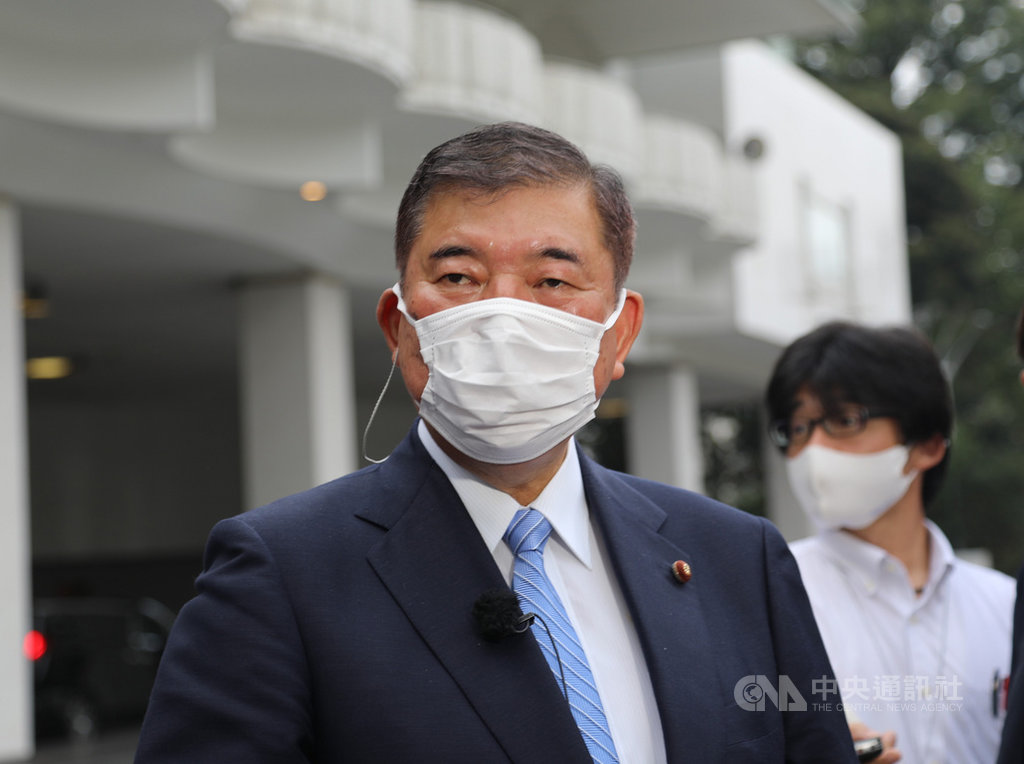 日本執政黨自民黨總裁(主席)選舉,原本被視為呼聲高的前幹事長石破茂得票數最少,這次是石破第4度挑戰總裁寶座失利。中央社記者楊明珠東京攝 109年9月15日