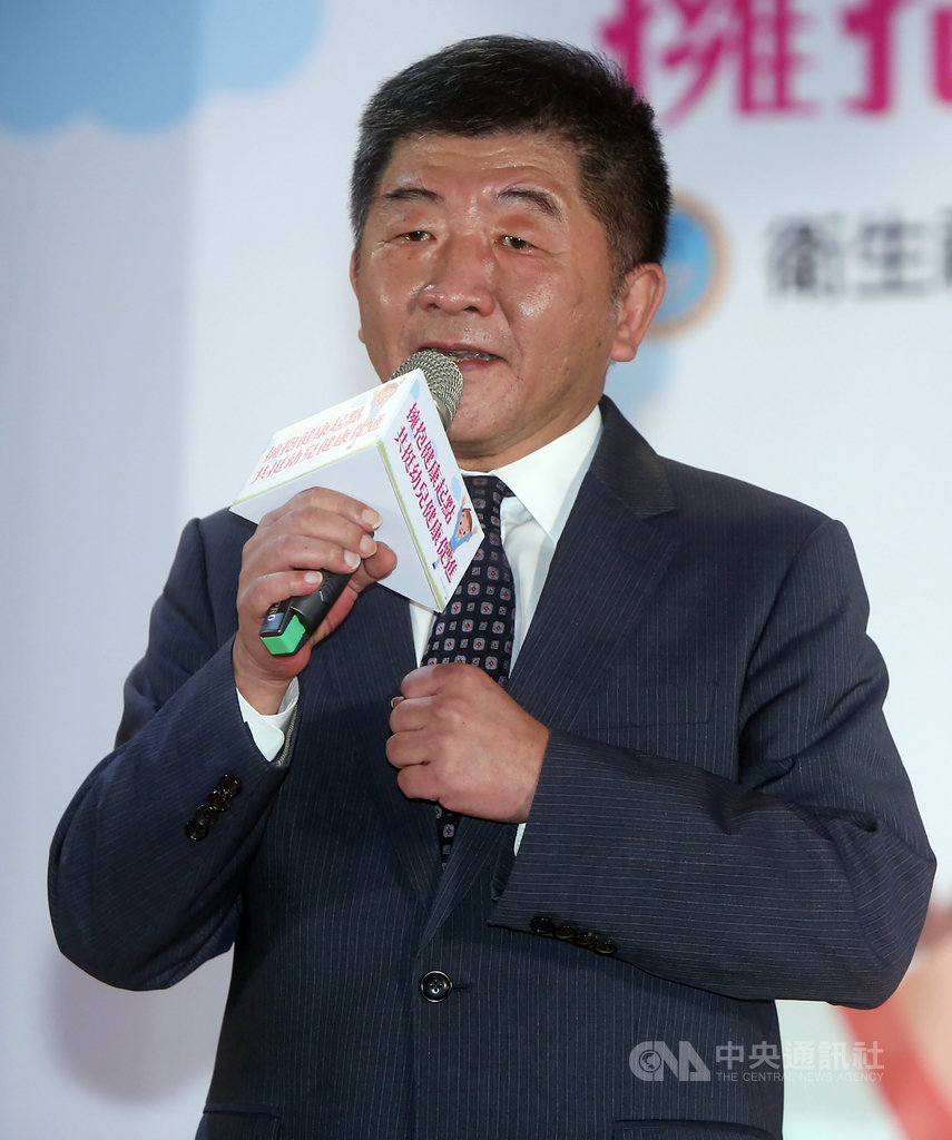開放萊劑美豬是否為換取國際地位,衛福部長陳時中的說法引發各界關注,台北市副市長黃珊珊也質疑政策像月亮,初一、十五不一樣。陳時中(圖)15日強調,他不是月亮,重申在萊劑美豬議題上,有食安才有開放。中央社記者鄭傑文攝 109年9月15日