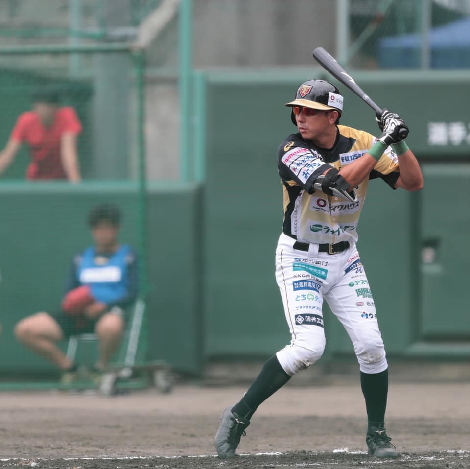 曾在美國職棒大聯盟5季的日本球星川崎宗則(圖)39歲轉戰日本獨立聯盟,14日首打席開轟,受大聯盟官網關注。(圖取自facebook.com/tochigibraves)