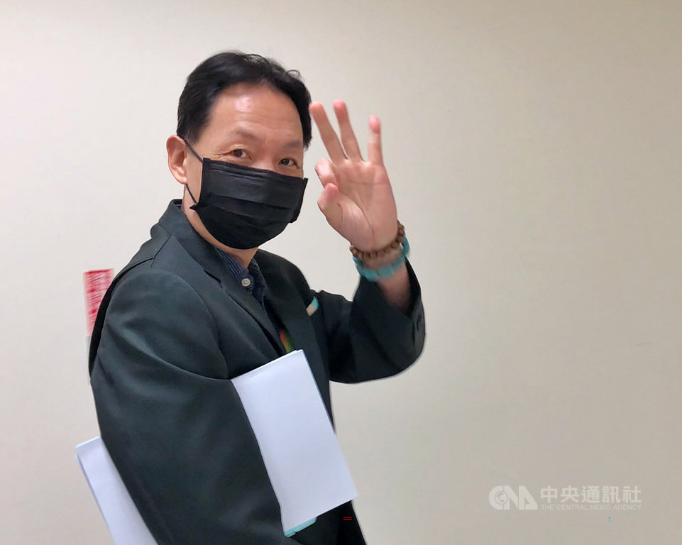 有媒體報導,去年4月上任的桃園國際機場公司總經理林祥生已請辭獲准,林祥生下午結束董事會後,面對記者詢問是否已經請辭,笑而不答。中央社記者吳睿騏桃園機場攝 109年9月15日