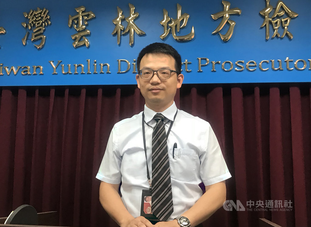 雲林縣調查站近期針對蒜頭囤積案發動3波行政稽查,雲林地檢署主任檢察官江金星16日強調,檢方辦案秉持全面稽查、重點偵查,沒有選擇性辦案,不分倉庫大小、地區,會對蒜商進、銷、存貨等數據進行比對,也歡迎民眾提出檢舉。中央社記者姜宜菁攝 109年9月16日