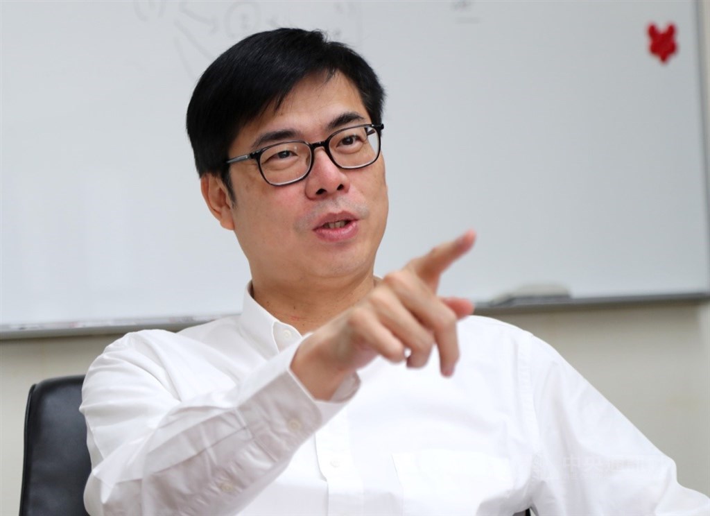 前行政院副院長、高雄市長陳其邁在中央社新書《百年大疫》的序文中指出,醫療衛生的福祉,是全人類共享的普世價值,沒有人該被遺落。(中央社記者張皓安攝)