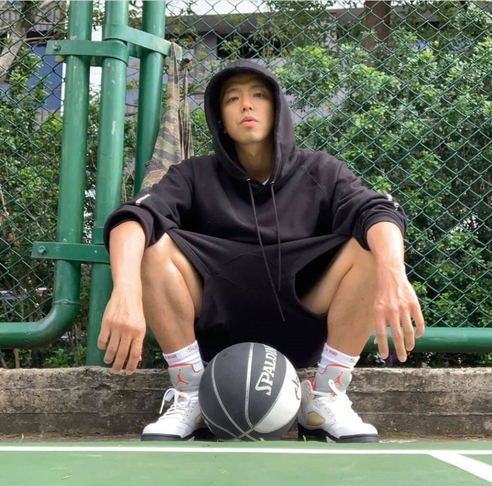 藝人黃鴻升猝逝,經紀人透露死因為主動脈剝離致血管阻塞。台大醫院心臟血管外科主任許榮彬18日表示,高血壓患者是主動脈剝離最主要危險族群。(圖取自facebook.com/aes.alien)