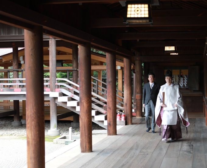 日本前首相安倍晉三19日貼文表示,他已赴靖國神社向「英靈」報告卸任首相。(圖取自twitter.com/AbeShinzo)