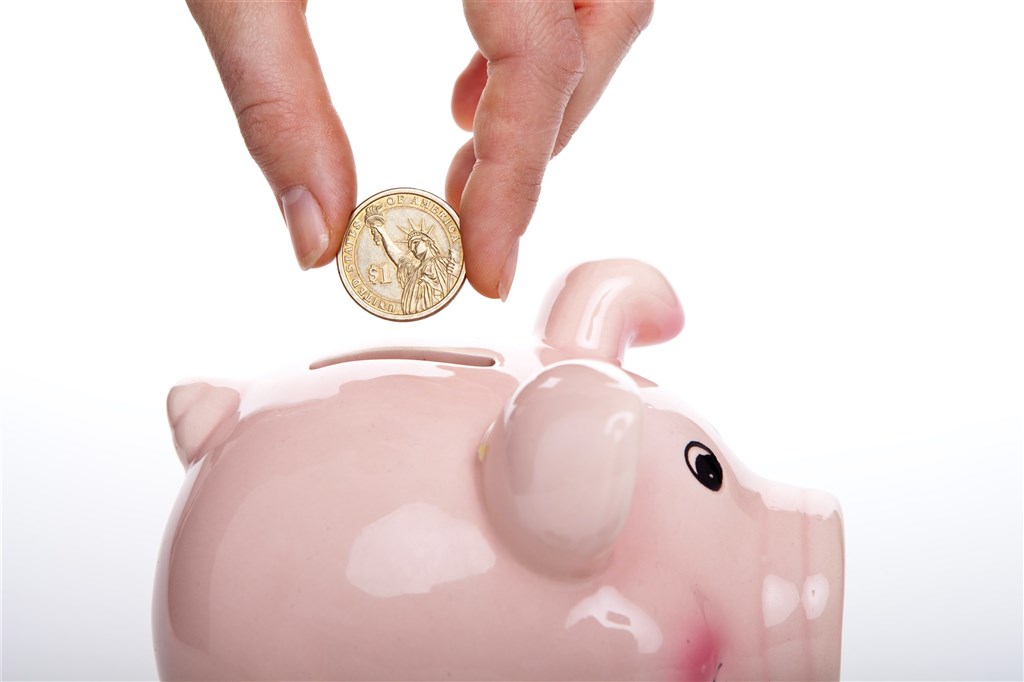 2018年bankrate.com的調查指出,在美國介於18到53歲的人,有25%沒有積蓄;另外25%的人,積蓄只夠支付3個月的生活開銷。(示意圖/圖取自Unsplash圖庫)