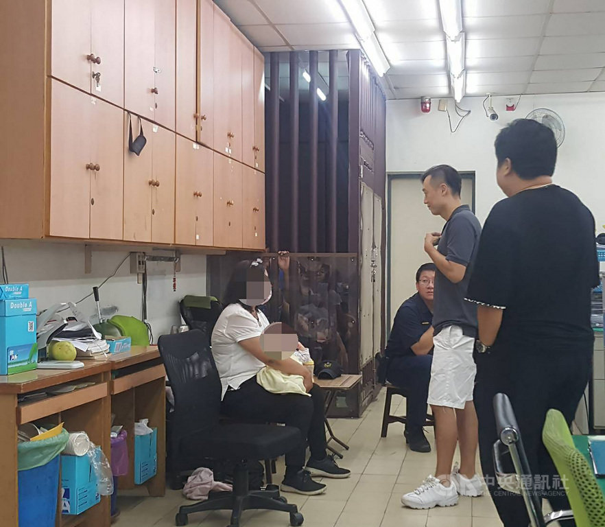 雲林縣一名3個月大女嬰11日被外婆抱走後失蹤,雲林檢警21日順利找回,並確認女嬰未受虐待,也無外傷,22日啟動婦幼保護聯繫平台,縣府社會處緊急安置。 (檢方提供)中央社記者姜宜菁傳真 109年9月22日