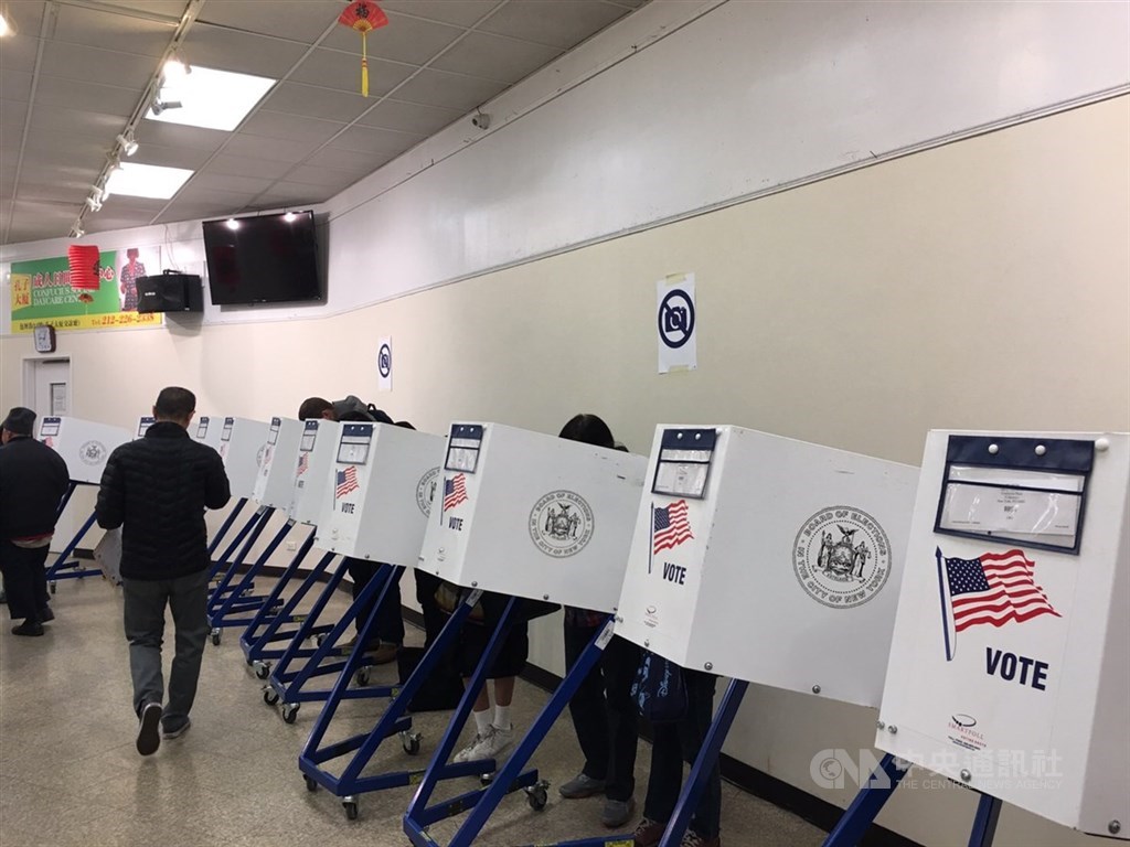 美國總統大選採選舉人團制,因為贏者全拿,獲勝者可能不是最具民意基礎的候選人。(中央社檔案照片)