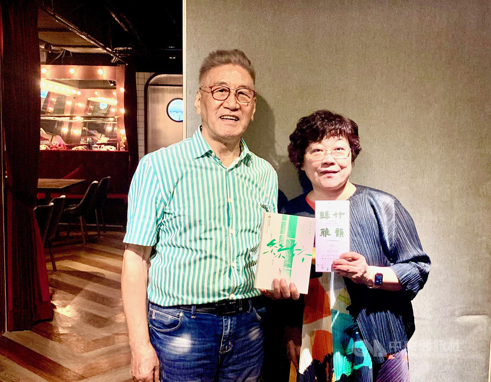 桃園市國樂團團長孟美英(右)邀請,指揮家也是作曲家瞿春泉(左)將舉行生平第一場專場音樂會,演出傳統古曲、江南絲竹及改編後的新形式江南絲竹,聽見絲竹室內樂的全貌。中央社記者趙靜瑜攝 109年9月23日