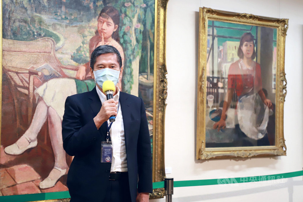 文化部長李永得26日出席2020梅樹月「繁花盛開 美術史裡的『三國演繹』」開幕式,他表示,透過展覽看到台灣美術的發展及傳承,不僅是美術界的盛事,更寫下台灣美術史上重要的一頁。(文化部提供)中央社記者鄭景雯傳真 109年9月26日