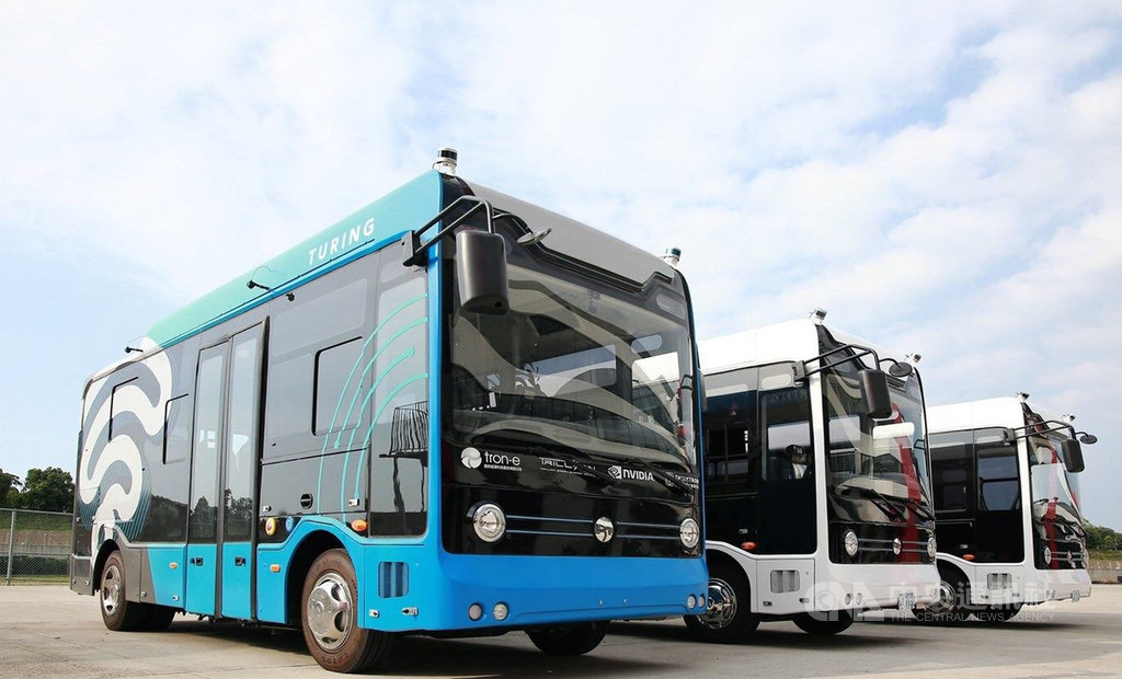 台北市政府資訊局26日表示,自駕巴士30日凌晨在信義路公車專用道測試,28日中午開放民眾預約免費搭乘。(資訊局提供)中央社記者劉建邦傳真 109年9月26日