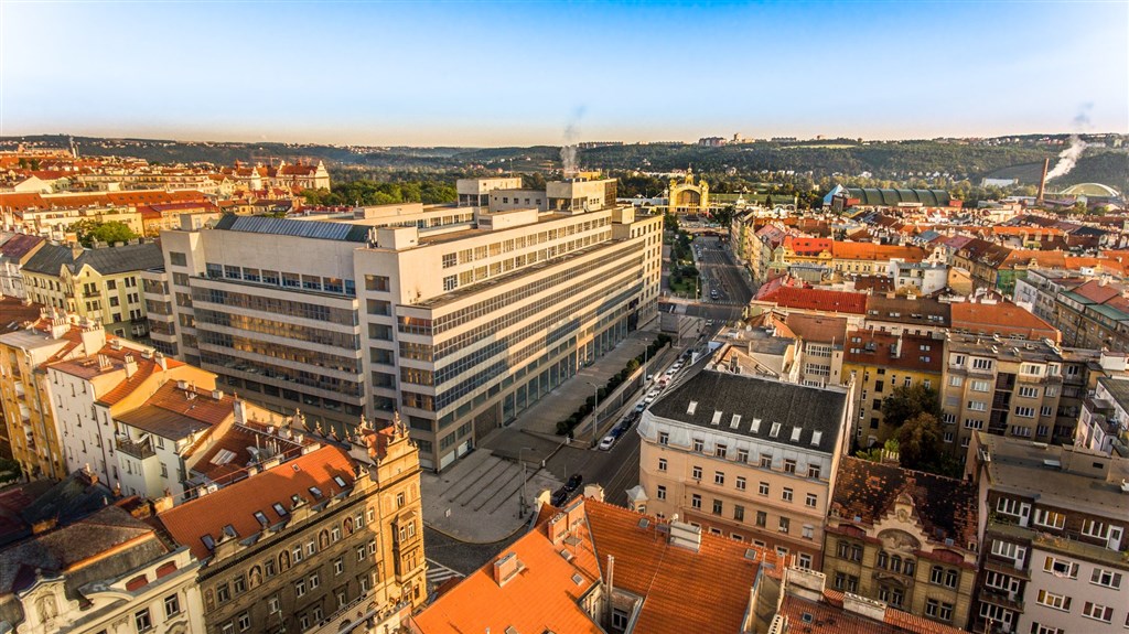 德國25日對捷克等國發布旅遊警示。圖為布拉格一景。(圖取自facebook.com/czechrepublic)