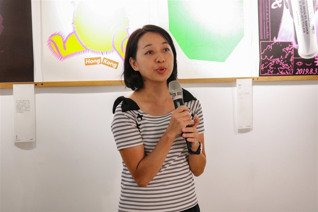 時代力量立委王婉諭26日凌晨在臉書貼文:「人生只能往前看」,「如果人生中能有『早知道』、能有『重新來』,我會選擇2016年3月28日那天,不要出門。」(圖取自facebook.com/wanyu.claire)