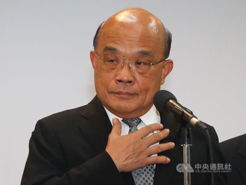 傳有台灣藝人將在中共國慶晚會唱「我的祖國」,行政院長蘇貞昌27日表示,享受自由民主與健保資源,身為公眾人物還跑到對岸唱不適當的歌,國人自有公評。(中央社檔案照片)