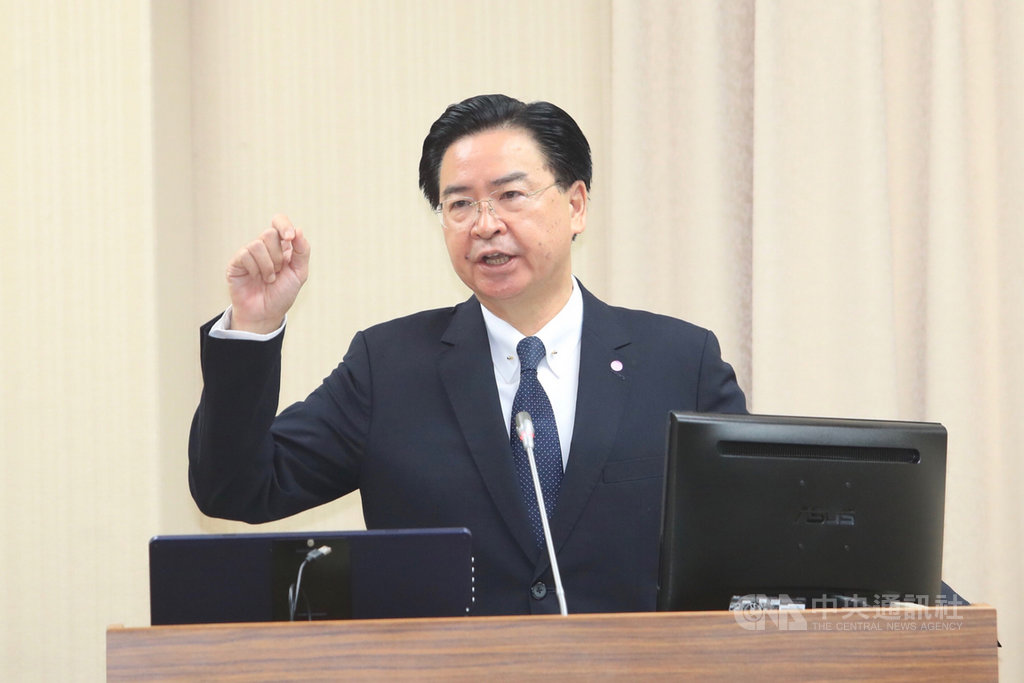 「全球氣候與能源市長聯盟」將台灣加入聯盟的高雄、台北等六都列「中國」之下,外交部長吳釗燮(圖)28日表示,經各方努力,聯盟已根據原遞交文件更正。中央社記者吳家昇攝 109年9月28日