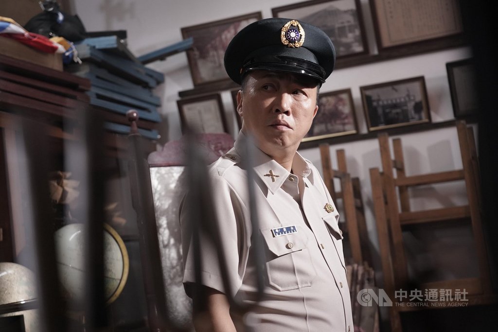 影集版「返校」28日公開角色版預告,在原作遊戲、電影中的關鍵角色「白教官」由藝人趙正平飾演。(公視提供)中央社記者葉冠吟傳真 109年9月28日