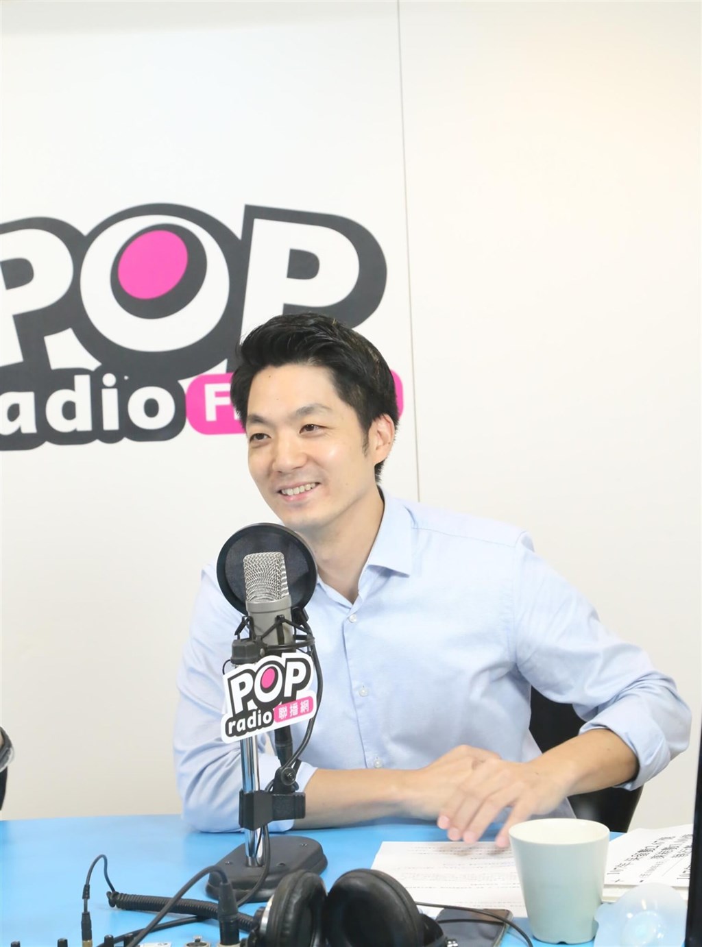 國民黨立委蔣萬安(圖)29日接受廣播節目「POP撞新聞」專訪,被問到下一步是不是要參選台北市長?什麼時候會作決定?他表示,兩年後會發生什麼事情,真的還有一段很長的時間,眼前應該把立委角色扮演好。(POP撞新聞提供)中央社記者范正祥傳真 109年9月29日