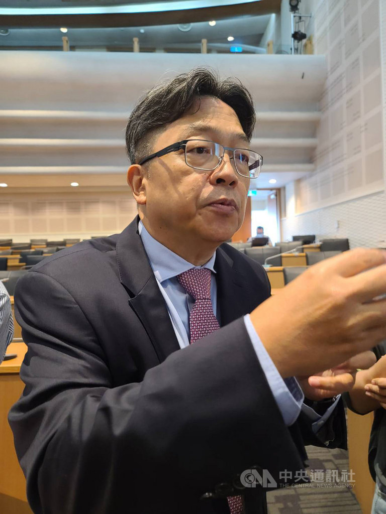 台灣之星總經理賴弦五表示,5G升級潮還沒有引爆的最大關鍵是「4G還是太好、太便宜」。中央社記者江明晏攝 109年9月29日