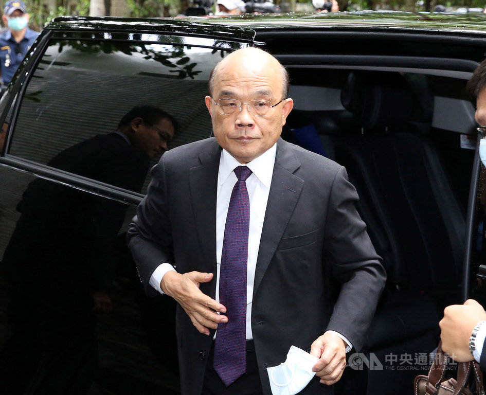 蘇澳籍漁船「新凌波236」27日在釣魚台海域與日本公務船發生碰撞,行政院長蘇貞昌29日表示,已責成海巡署、漁業署做整個了解,不容漁民合法權利遭受侵害、阻礙,若漁民受損害,政府都會幫忙協助求償。中央社記者郭日曉攝 109年9月29日