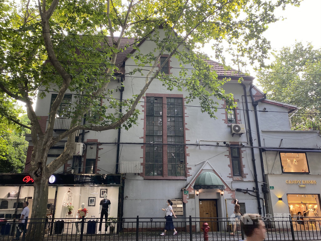 作家張愛玲童年住過的西式洋房寶隆花園。1928年張家從天津搬回上海,落腳此處,張愛玲父親催妻子回國並答應戒毒,一家人終於團圓生活,張愛玲姊弟在此共度過一段快樂時光。(淳子提供)中央社記者張淑伶上海傳真 109年9月30日