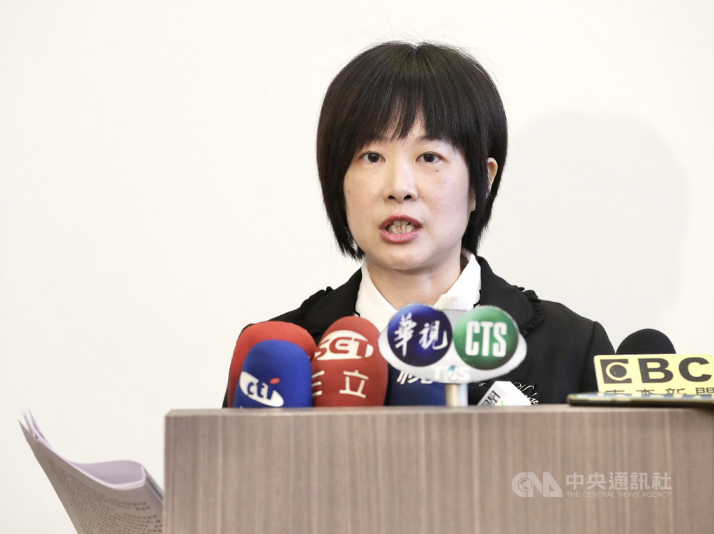 北市林姓女子以鈍器毆打猛掐母親頸部致死,台灣高等法院30日二審認定有殺人犯意,經減刑改判16年,法官黃玉婷(圖)說明殺母案理由要旨。中央社記者張皓安攝 109年9月30日