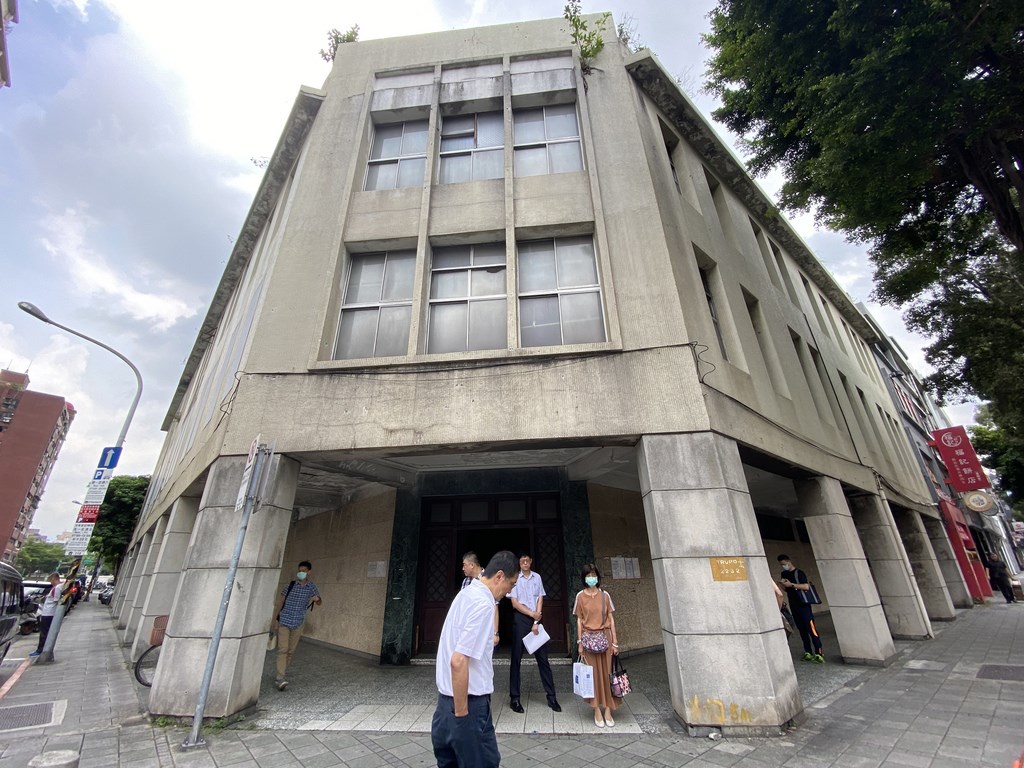 監察院1日指出,位於台北市忠孝東路2段1號的「昭和樓」研議修復後做為人權委員會辦公廳舍。(台北市文化局提供)