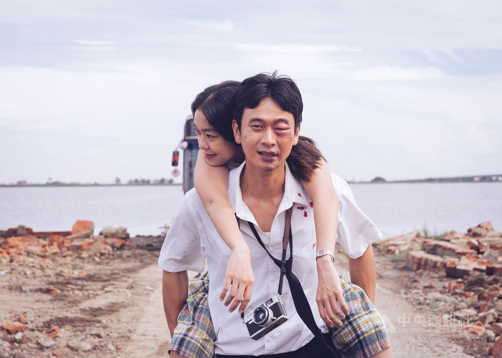 電影「消失的情人節」由演員劉冠廷(前)、大霈(李霈瑜)(後)主演,入圍金馬獎11個獎項,成為大贏家。(牽猴子整合行銷提供)中央社記者王心妤傳真 109年10月1日