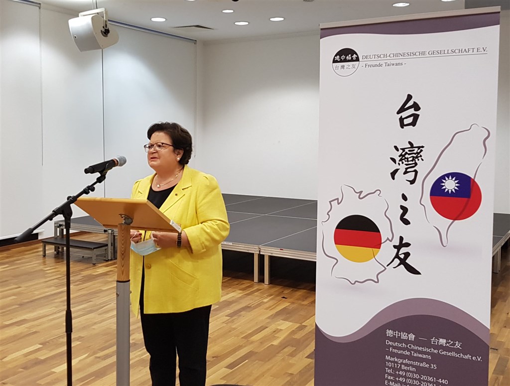 德國民間最大友台組織「德中協會-台灣之友」高票通過改名為「德台協會」,德台協會會長、基督教民主黨籍國會議員雪佛指出,相信新名稱可增加協會在德國社會的能見度。(圖取自facebook.com/DCGFreundeTaiwans)