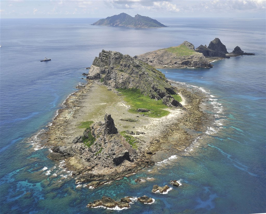 日本沖繩縣石垣市公所今天完成行政程序,將釣魚台列嶼(圖)地址更名為「石垣市登野城尖閣」。外交部表示,已於第一時間透過外交管道向日方表達遺憾及嚴正抗議。(共同社)