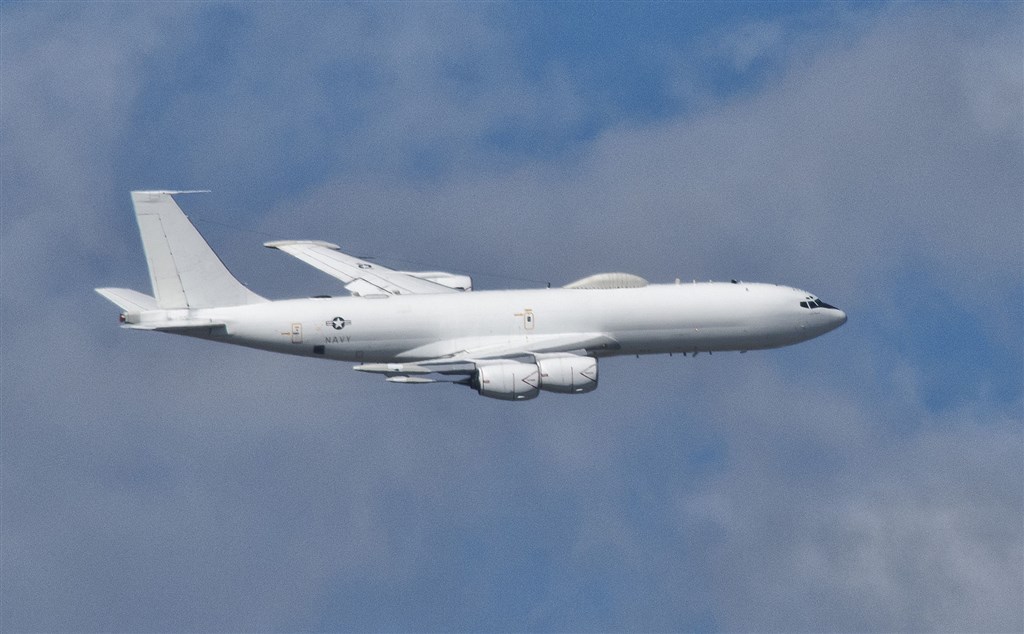 美國總統川普確定感染武漢肺炎後,傳出有「末日機」之稱的2架E-6B通信中繼機分別從美國東、西兩岸起飛。圖為E-6B同型機。(圖取自維基共享資源,版權屬公有領域)