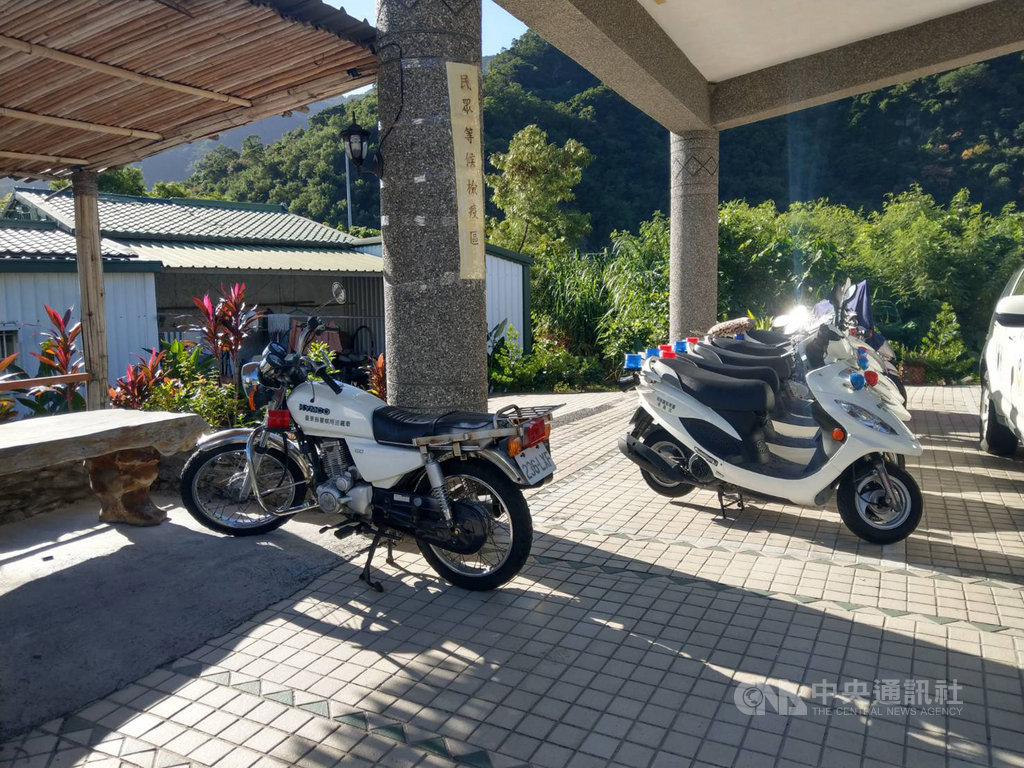 近幾年,年輕員警不熟悉打檔機車,台東縣警察局將全面淘汰警用野狼、金勇款式機車。中央社記者盧太城台東攝 109年10月15日