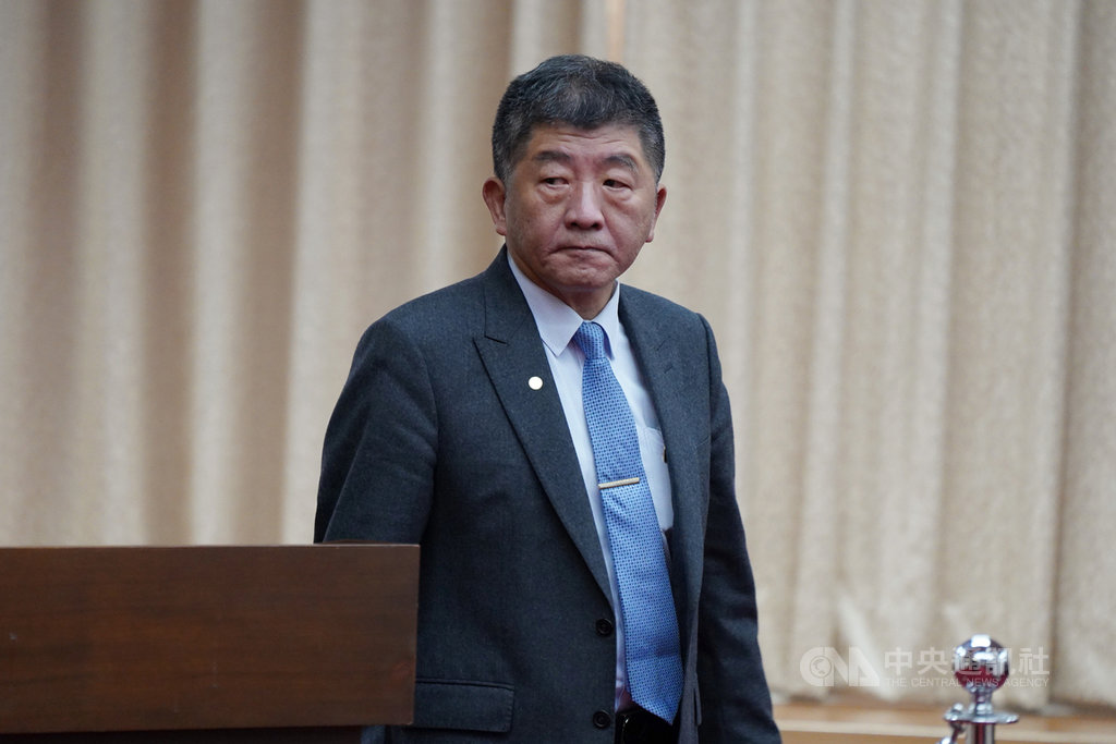 朝野立委關心在110年開放進口萊劑美豬、30月齡以上牛肉前,是否派員赴美查核溯源。衛福部長陳時中(圖)15日表示,全品項的系統性查核過去都有做,但最近一次查核是2019年,今年還未成行,會盡量在110年1月1日之前,12月派員赴美查核可能性較高,但會盡量往前挪。中央社記者徐肇昌攝 109年10月15日