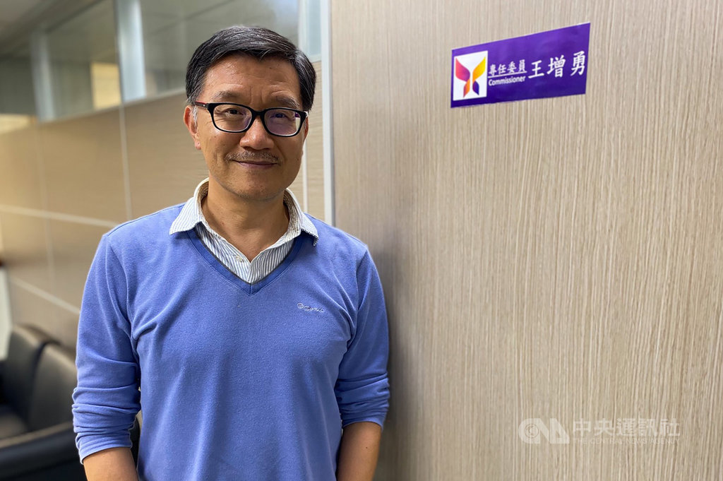 促轉會專任委員王增勇(圖)表示,為療癒政治受害者,促轉會首次以國家的名義推動療癒計畫,並設置據點提供協助。中央社記者游凱翔攝 109年10月15日