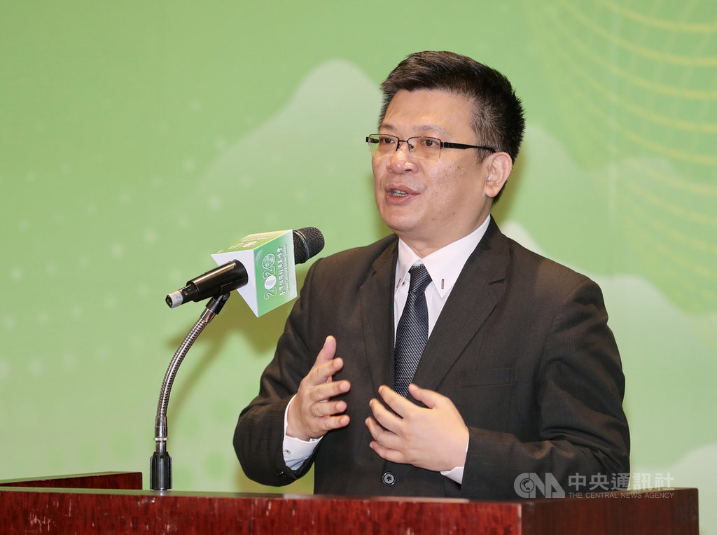 經濟部、環保署及農委會16日合辦「2020台灣循環經濟高峰會」，主題為「綠色復甦 永續未來」，經濟部次長曾文生出席致詞。中央社記者張皓安攝　109年10月16日