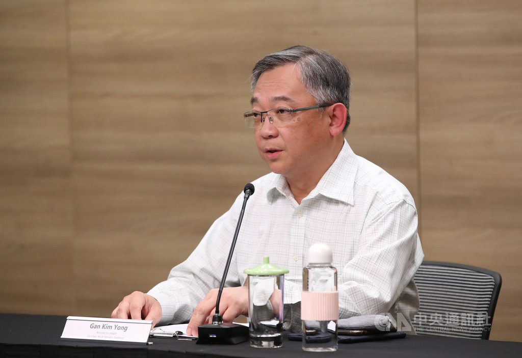 新加坡衛生部長顏金勇20日表示,星國將試行在大型活動前,要求參與者先接受抗原快速檢測。(新加坡通訊及新聞部提供)中央社記者侯姿瑩新加坡傳真 109年10月20日