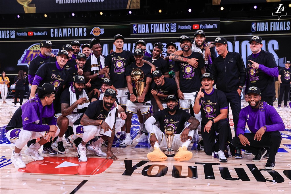 NBA今年3月停賽後,直到7月底才重啟賽季,最終由湖人封王。(圖取自twitter.com/Lakers)