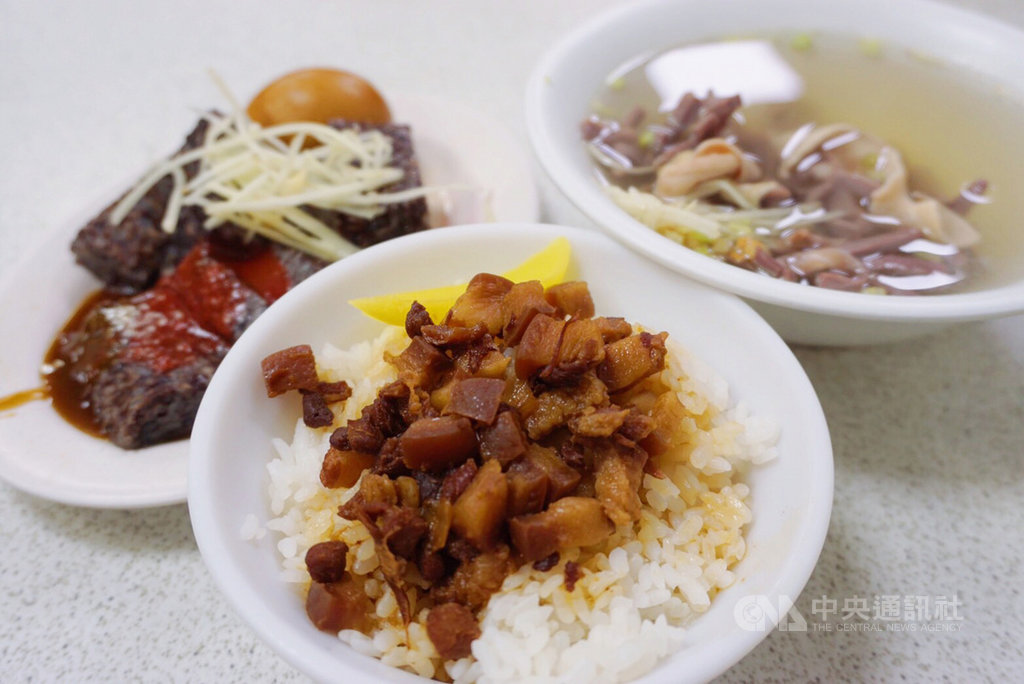 高雄市政府觀光局21日宣布將舉辦「2020決戰高雄肉燥飯爭霸賽」,分專業及個人組,預計11月底選出高雄最強肉燥飯霸主。(高市府提供)中央社記者王淑芬傳真 109年10月21日