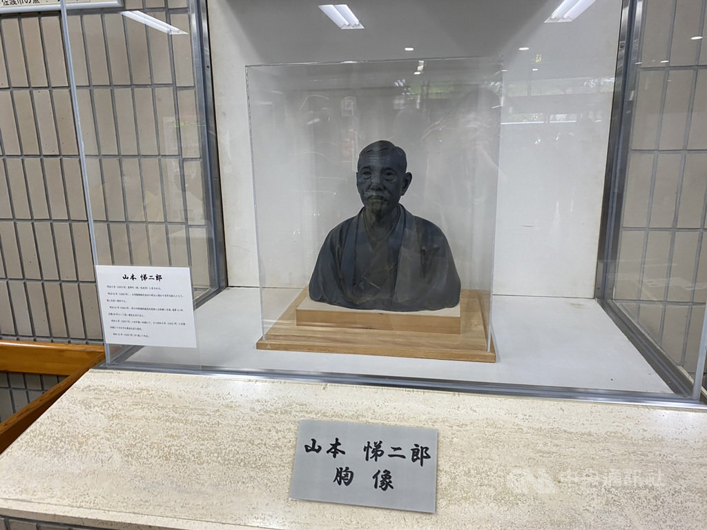 台灣近代重要雕塑家黃土水留存於日本的人物雕像作品共4件,其中2件已捐贈彰化高中;另2件山本悌二郎胸像及銅像現存於日本新潟縣佐渡市。(駐日代表處台灣文化中心提供)中央社記者楊明珠東京傳真 109年10月23日
