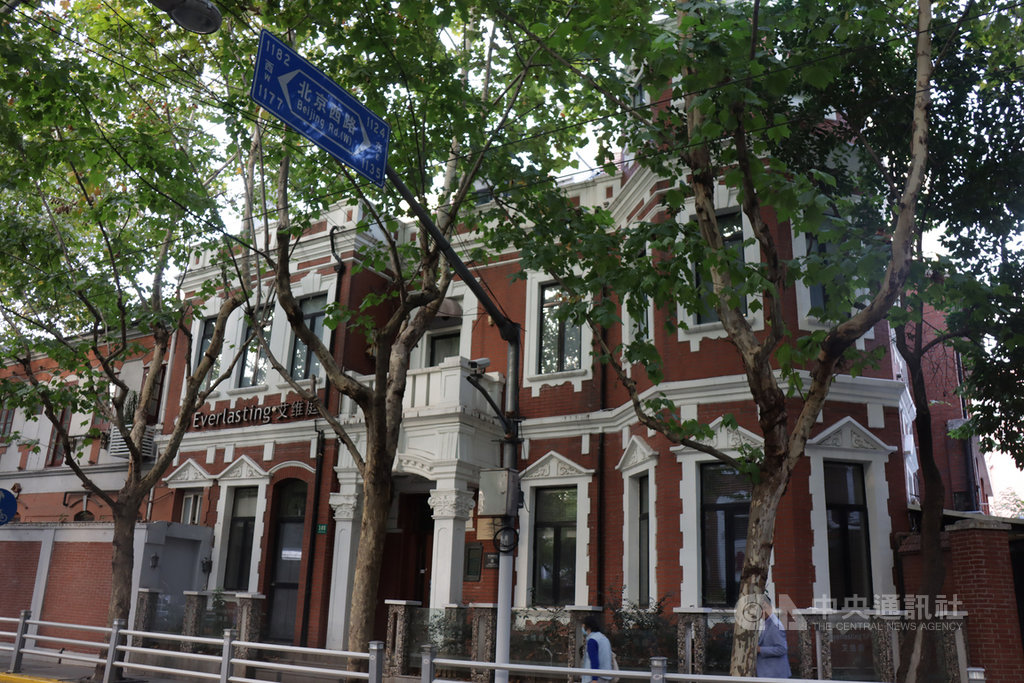 上海陝西北路的名人故居與多元文化建築十分集中,路上的法國梧桐和洋式建築也具獨特風情。圖為國民黨元老、粵軍總司令許崇智的故居。中央社記者張淑伶上海攝 109年10月25日