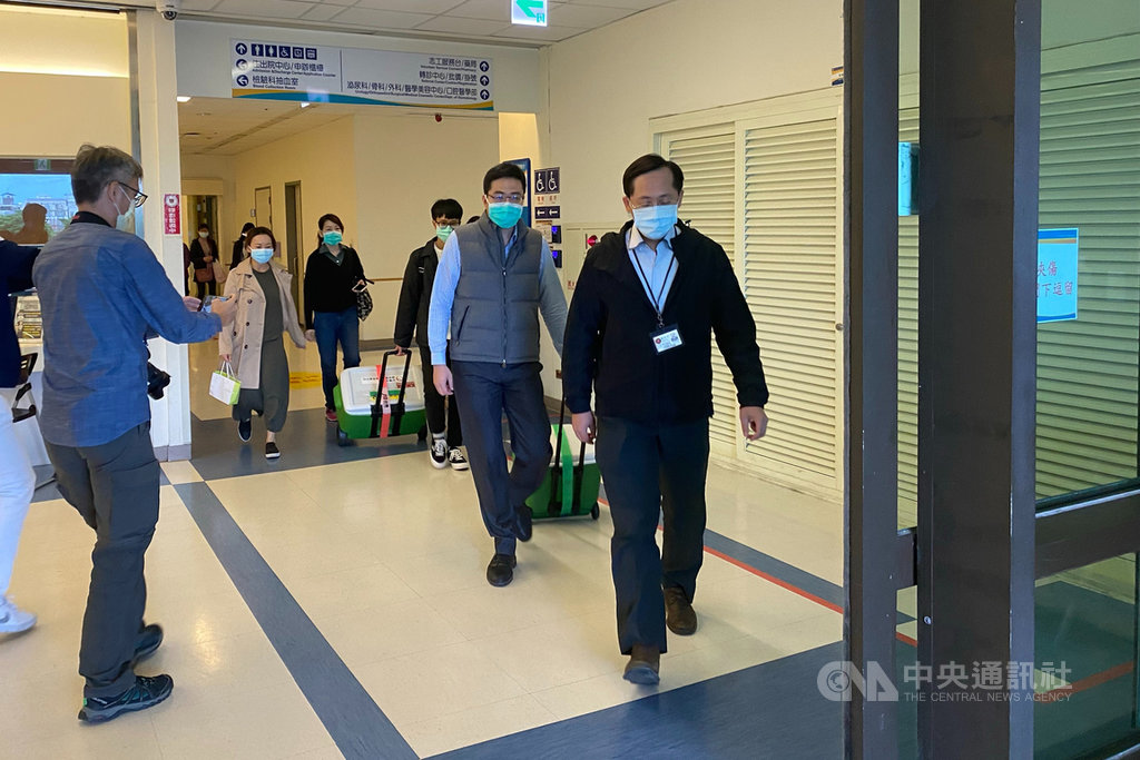 國立陽明大學附設醫院20日收治一名工安意外林姓男子24日遭判定腦死,林男家屬決定捐出林男器官給4人,遺愛人間。(陽大附醫提供)中央社記者沈如峰宜蘭傳真 109年10月25日