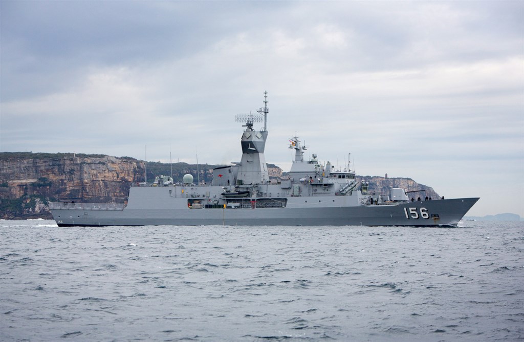 澳洲土烏巴號巡防艦(圖)6月返國後,澳洲長達30年派駐海軍到中東的做法走入歷史。今後澳洲國防重點將會以抗衡中國於印太地區擴張以及投入澳洲本土救災為主。(圖取自澳洲皇家海軍網頁navy.gov.au)