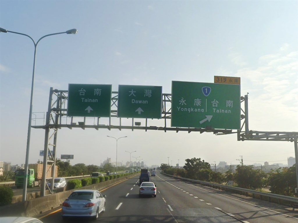 高速公路局25日預告國道1號台南3個交流道出口標示將從地名改為路名，引來網路一片罵聲。（圖取自Google地圖google.com/maps）