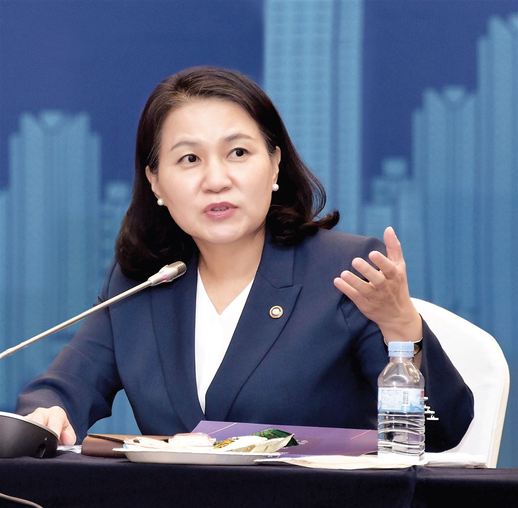 日本讀賣新聞報導,多名政府相關人士證實,針對WTO秘書長遴選,日本不支持韓國籍的候選人俞明希(圖),主因是考量WTO處理日韓貿易紛爭的公平性。(圖取自維基共享資源,作者Sapphire8225,CC BY-SA 4.0)