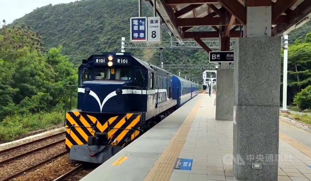 台鐵宣布,南迴線電氣化預計12月23日全線通車。圖為台東瀧溪車站。(中央社檔案照片)