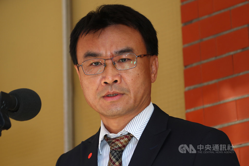 農委會主委陳吉仲28日表示,地方與中央政府只有一個目的,就是要把食品安全做到最好,有關萊克多巴胺到底要不要零檢出,「我想,只要有人類,有化學物質,要做到零檢出,在很多世界國家,幾乎是不可能的」,現在的重點是怎麼確保食品安全。中央社記者王騰毅攝 109年10月28日